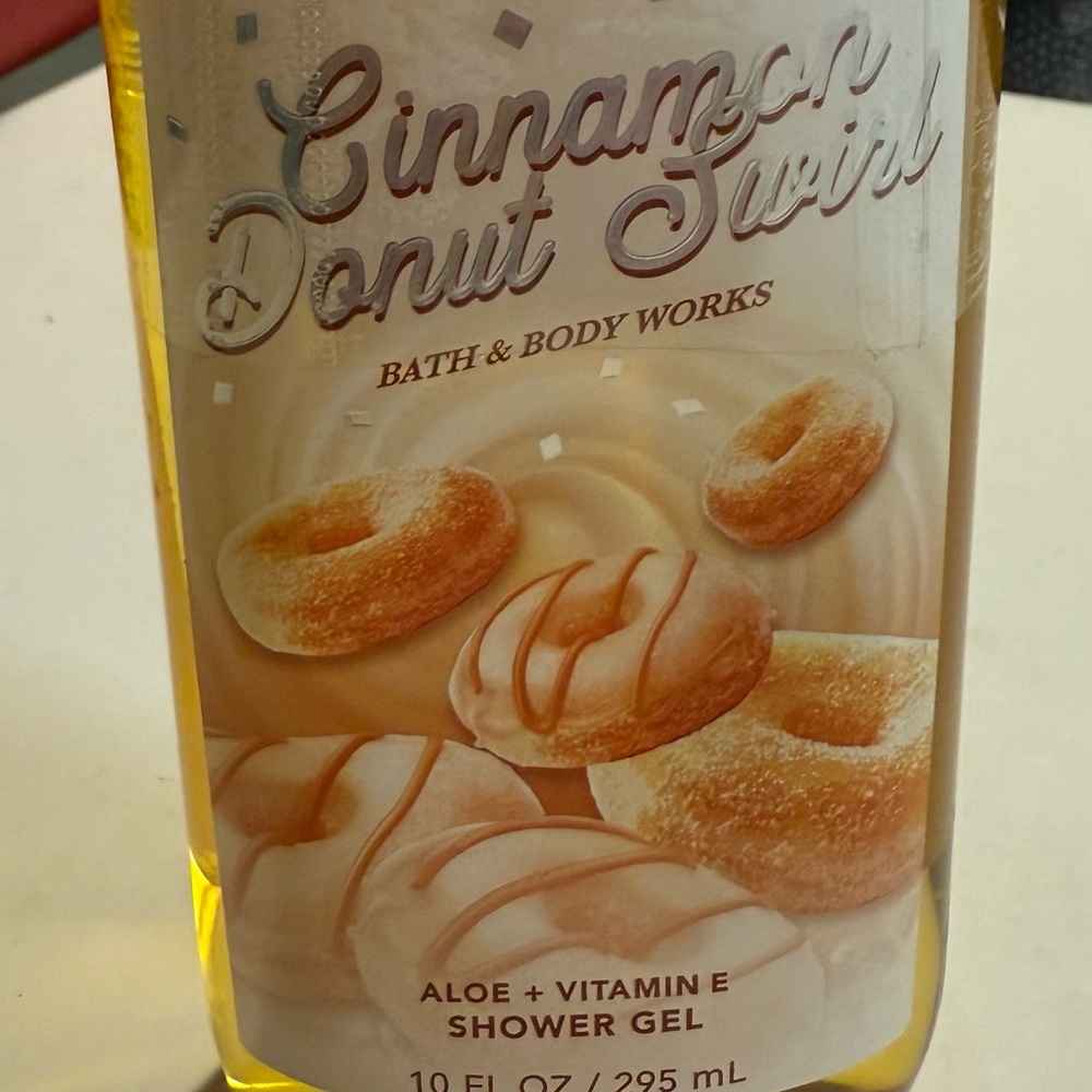 Bath & Body Works Cinnamon Donut Swirl Body Wash